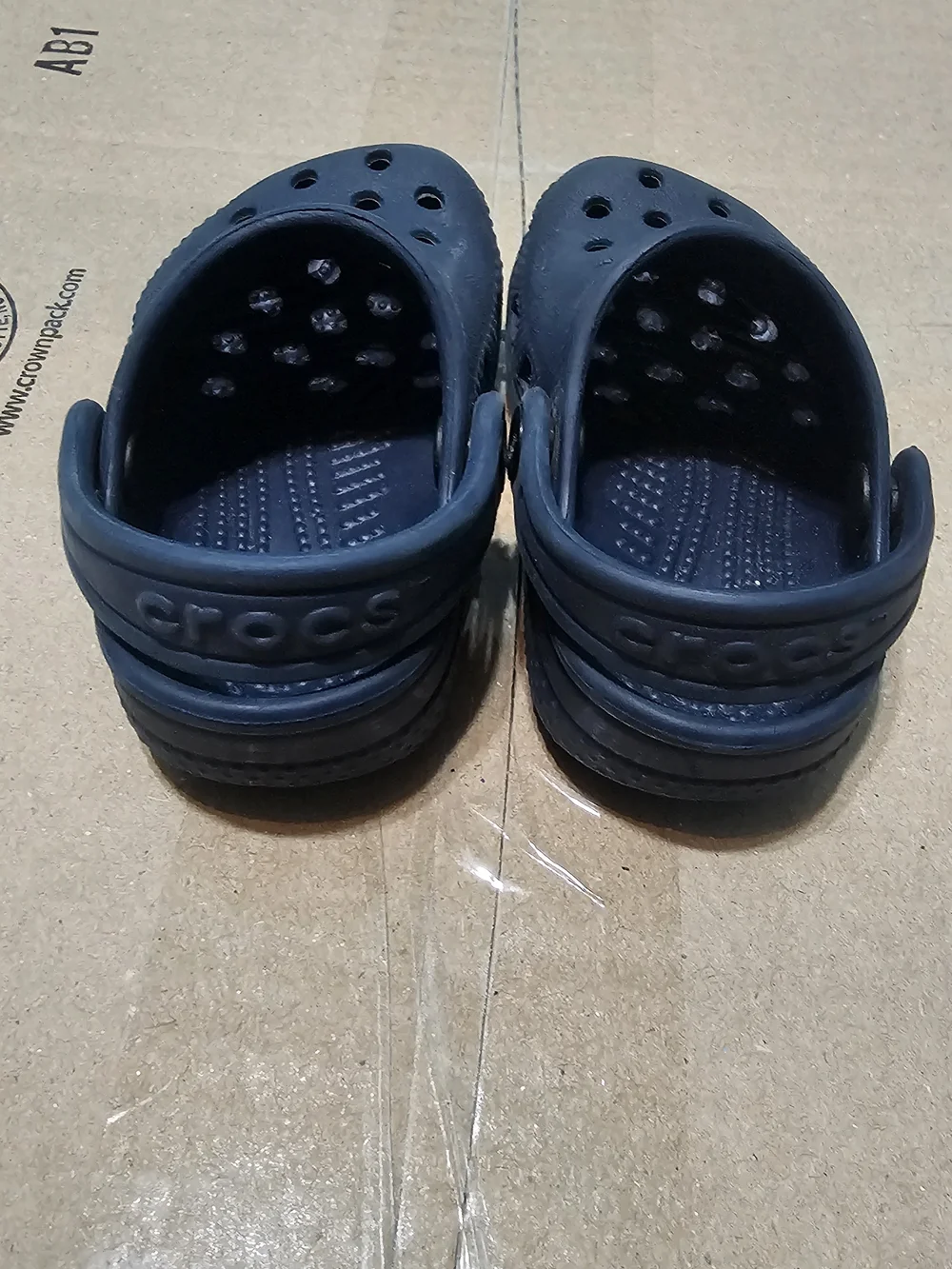 CROCS classic ventilated